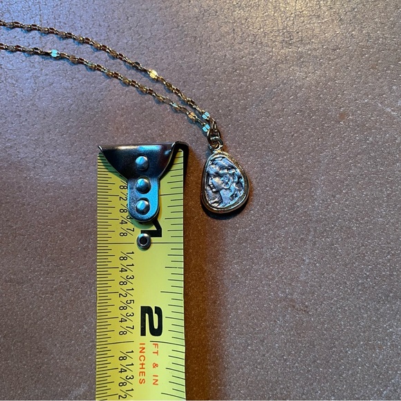 Woman cameo face coin charm pendant necklace gold plated chain layering boho - Picture 9 of 9